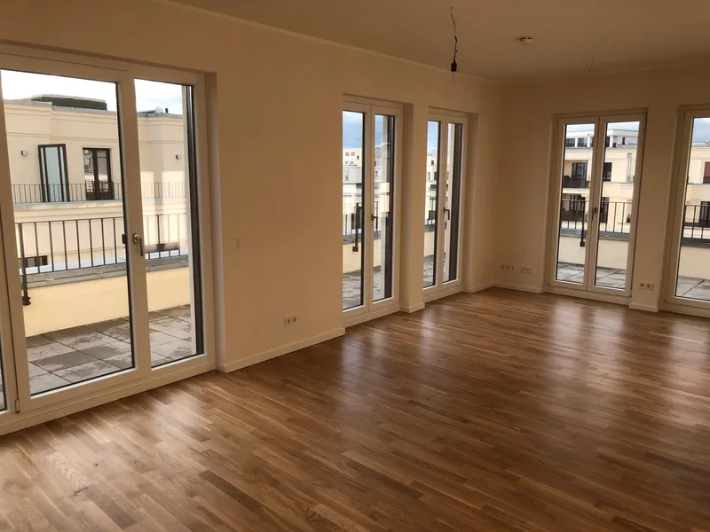 Schöne Dachgeschosswohnung mit großem Balkon — photo 1